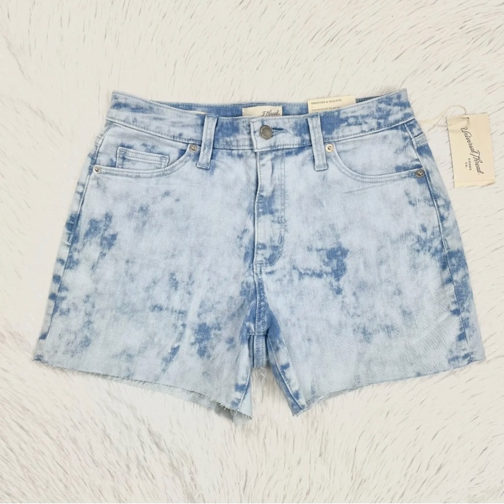 NEW Universal Thread High Rise Midi Shorts Denim Acid Wash Jean Shorts Size 8